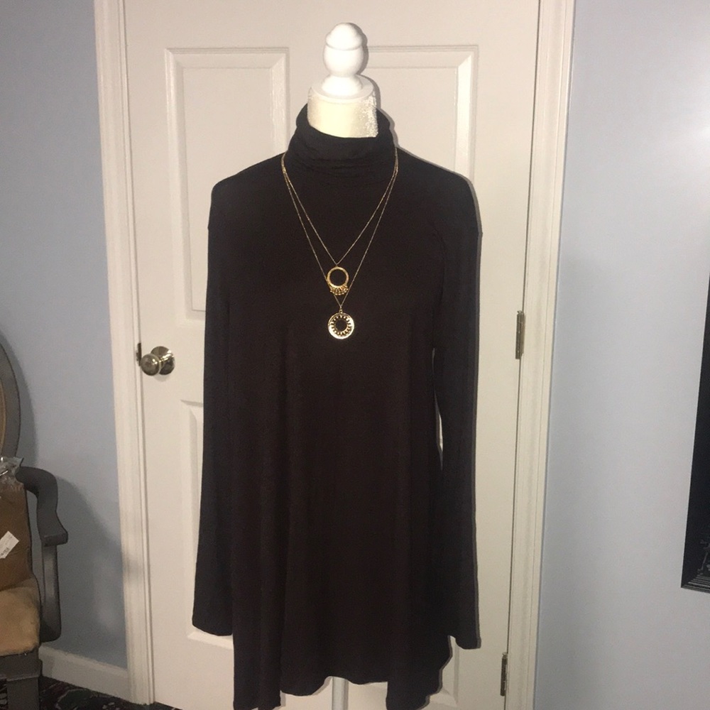 Brown turtle neck long sleeve top